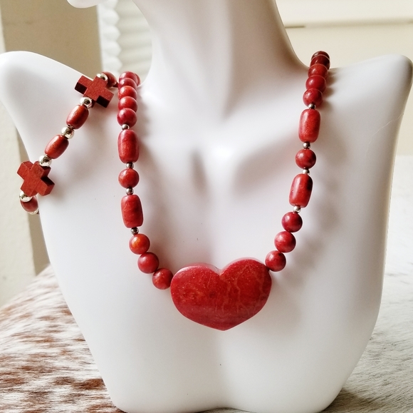 GSJ Spiny Oyster Heart & Bead Necklace EUC - Picture 2 of 14